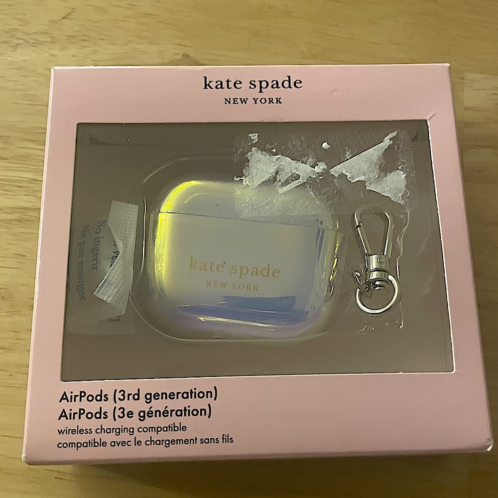 Kate Spade AirPod case (3rd Generation). Never been used!